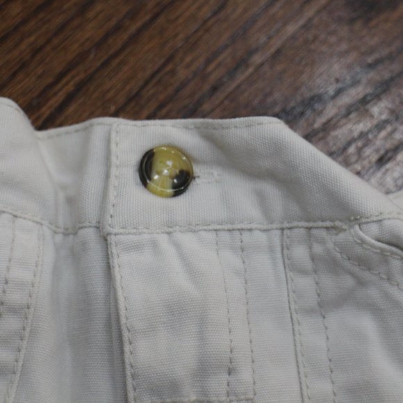 LIKE NEW! OFF WHITE SHORTS SZ 4 KIDS - Picture 2 of 6